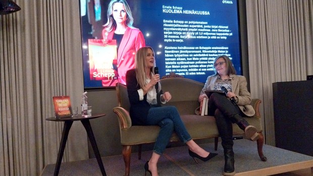 Emelie Schepp haastattelussa